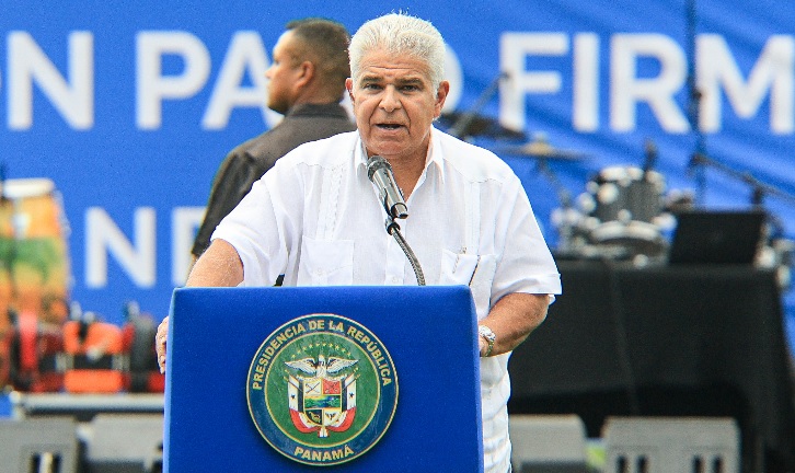 Presidente Mulino inaugura el estadio en Veraguas y adelanta que presentará plan de recuperación económica 