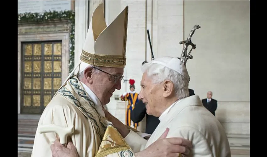 En abril de 2005 fue incluido en la lista de las 100 personas más influyentes del mundo por la revista Time.  El último papa llamado Benedicto fue Benedicto XV (1914-1922), coincidiendo sus primeros años de pontificado con la Primera Guerra Mundial. Foto: Redes Sociales