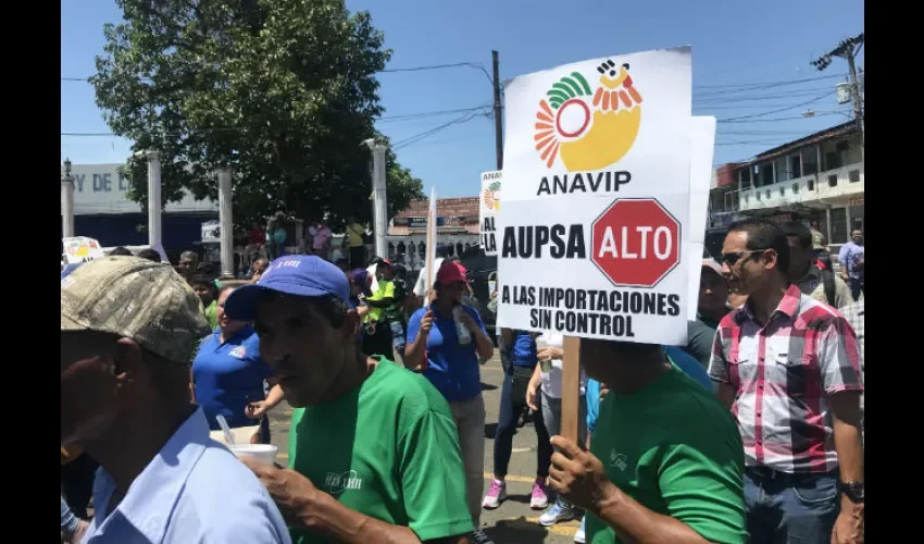 Piden un alto a las importaciones desmedidas. Foto: Víctor E. Rodríguez