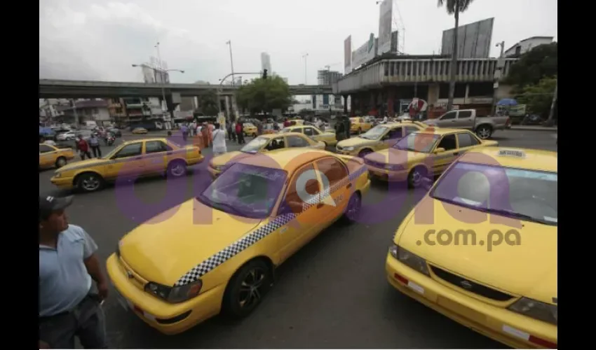 Los transportistas que están legal han buscado el apoyo de la ATTT para poder ir disminuyendo las incidencias con el alquiler de los autos. Foto: Roberto Barrios