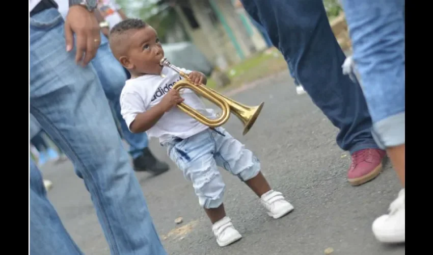 Hasta los más pequeños los imitan.