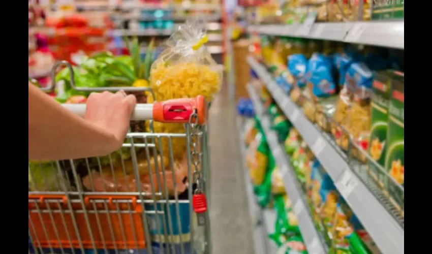 Foto ilustrativa de compras en el supermercado. Archivo. 