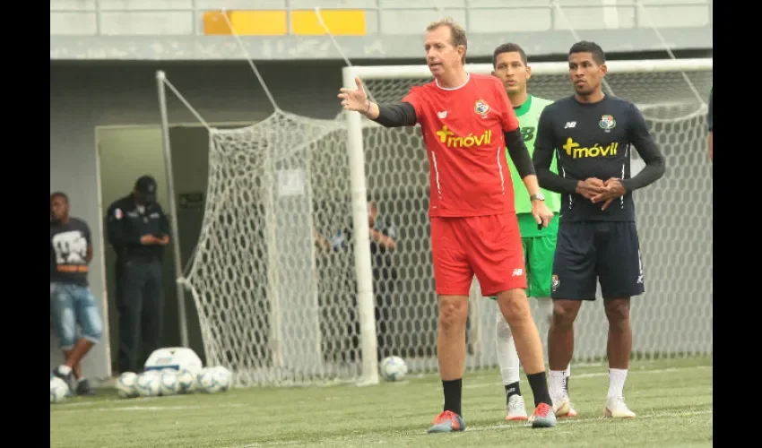 El entrenador Gary Stempel. Foto: Anayansi Gamez