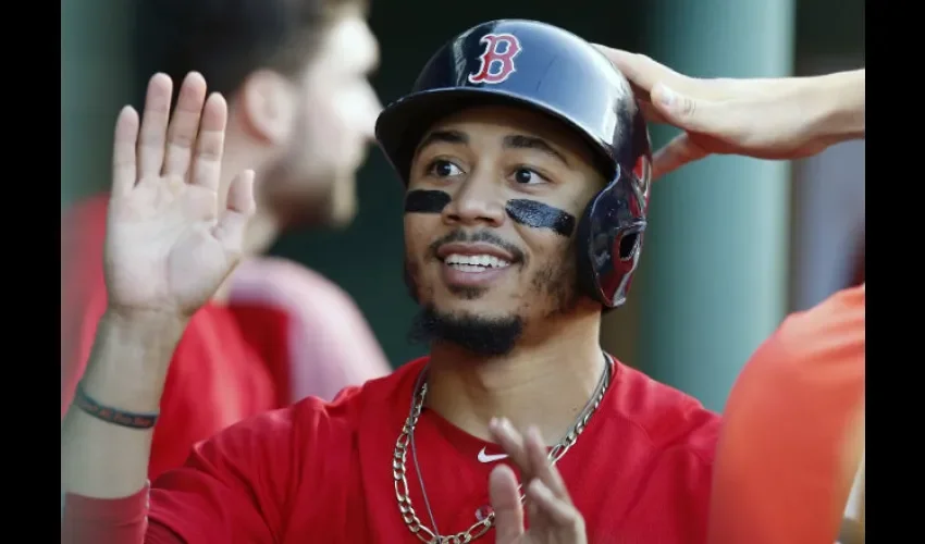 Mookie Betts suma 11 jonrones en su carrera en la Gran Carpa.