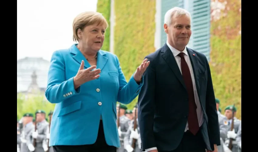 La canciller alemana, Angela Merkel, junto al primer ministro finlandés, Antti Rinne (Hayoung Jeon / EFE)