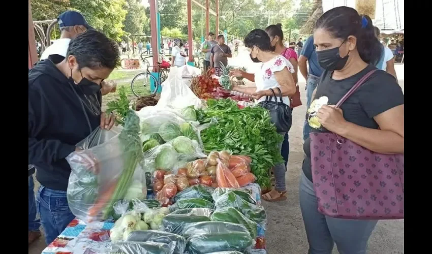 Las personas aprovechan los precios. 