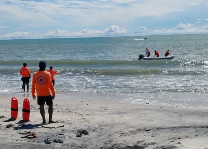  Recuperan cuerpo de venezolano; pescadores lo hallaron flotando en playa Posa 