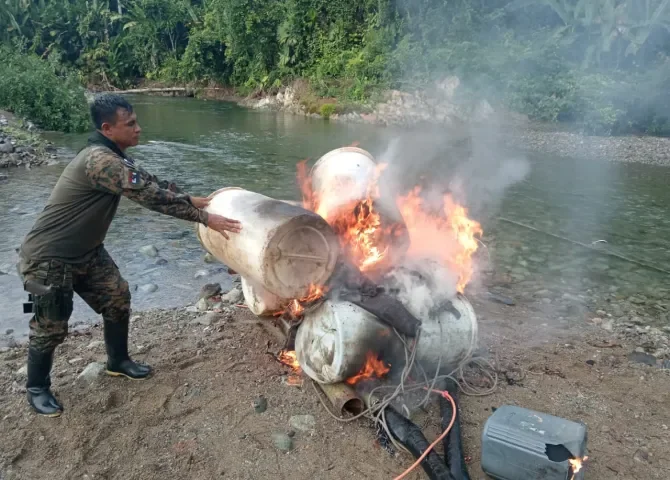  Desmantelan minería ilegal en río Pito; hay ocho colombianos detenidos 