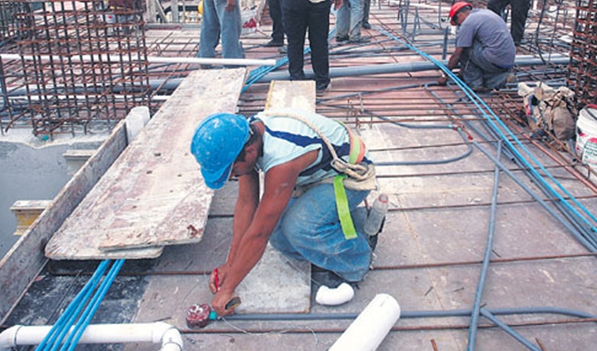 Pesado y riesgoso: así es trabajar en la construcción 