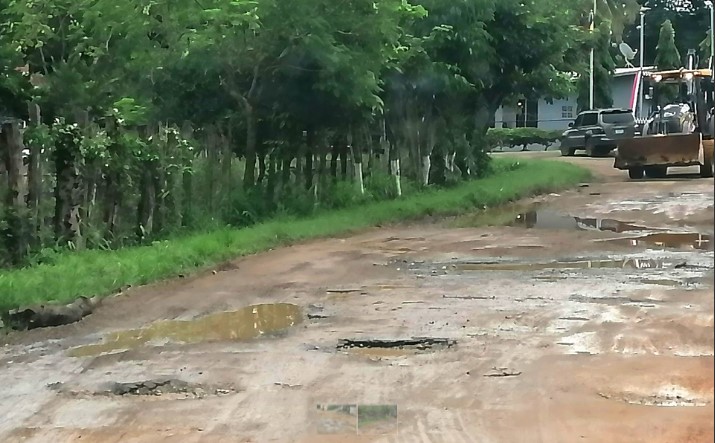 Exigen intervención urgente ante el deterioro crítico de las calles en Chitré 