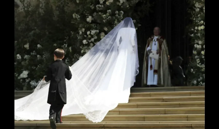 Meghan Markle entrando a la capilla. / Foto: AP