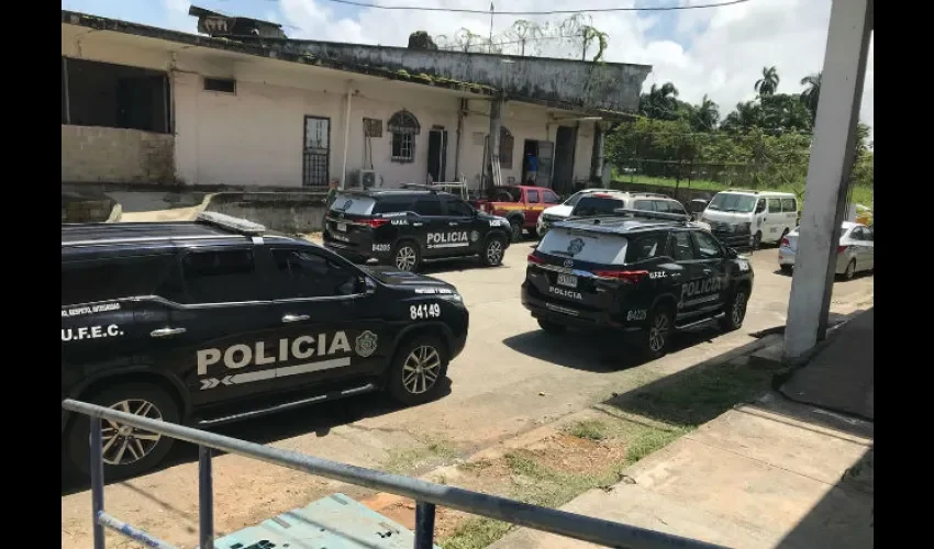 Un contingente policial participó en la requisa. Foto: D. Sánchez