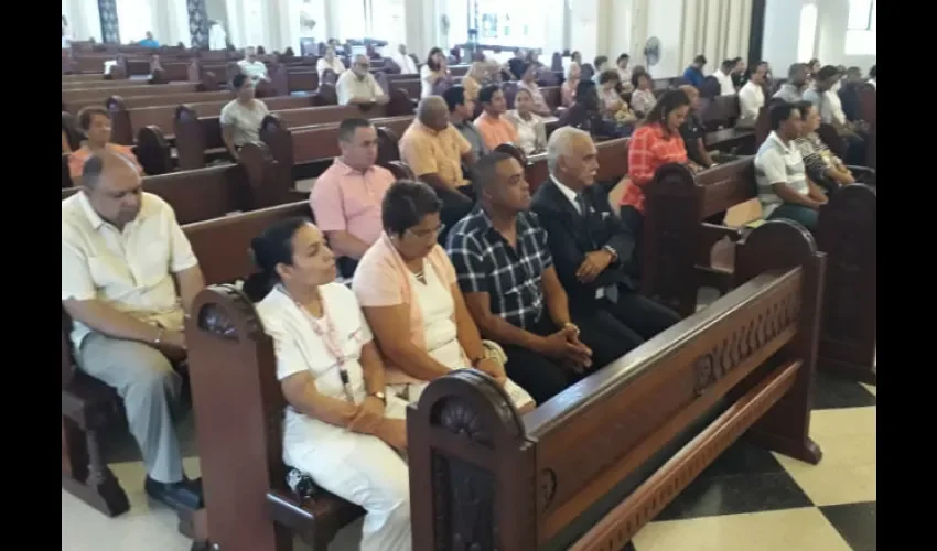 Foto ilustrativa de la misa en la Basílica Don Bosco. Foto: Roberto Barrios 