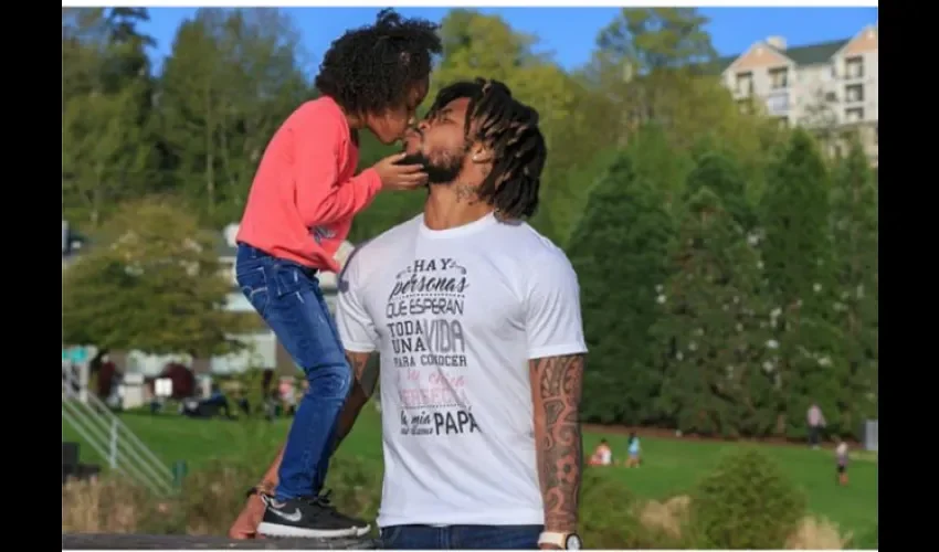 Román Torres junto a su amada hija. Foto: Instagram