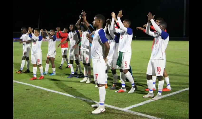 Los jugadores estaban felices por compartir. Foto: Fepafut