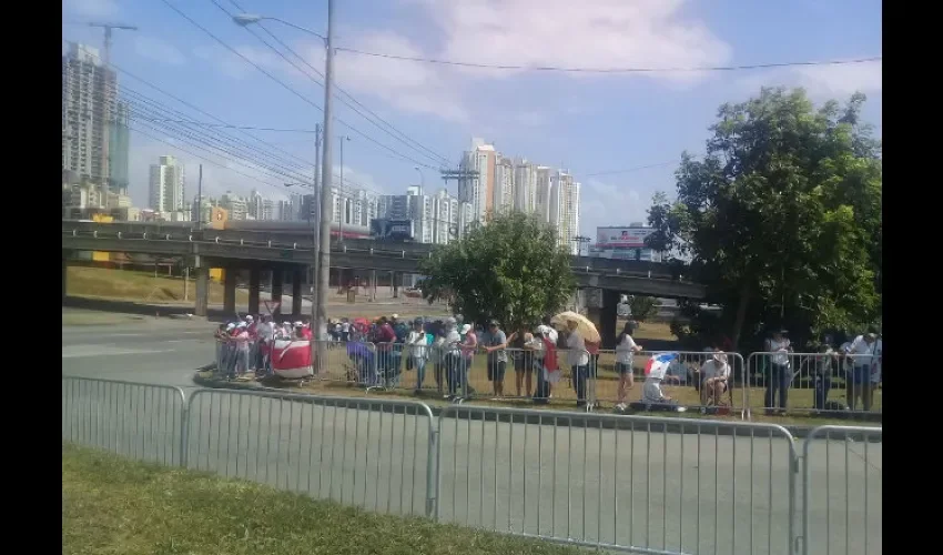 La Tumba Muerto estaba repleta de panameños con ganas de ver al papa Francisco. Foto: Yanelis Domínguez