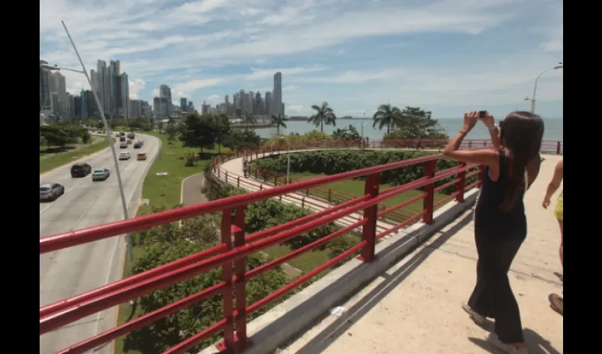 Vistas de la Avenida Balboa desde la Cinta Costera. 