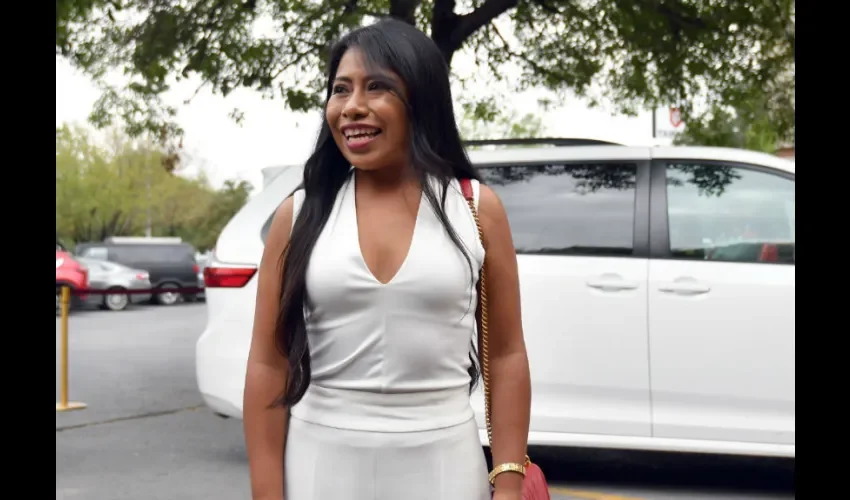  La actriz mexicana Yalitza Aparicio a su llegada este viernes para participar en el Foro He For She, en la ciudad de Monterrey en el estado de Nuevo León (México). 