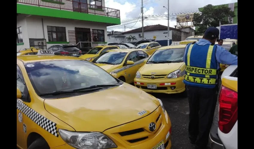 Foto ilustrativa de los taxis en el sector Oeste.