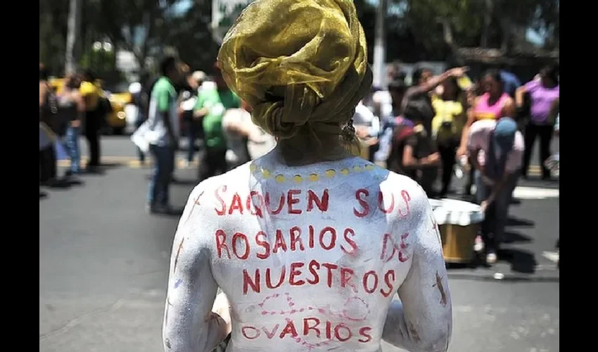 Foto ilustrativa de mensajes de protesta.