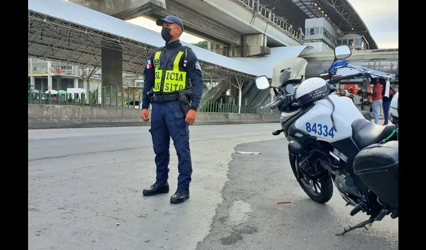 Vista de las unidades de la policía. 