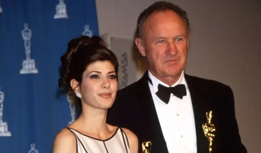 El actor Gene Hackman tras recibir el Óscar al mejor actor de reparto por su participación en `Unforgiven` en 1992, y la actriz Marisa Tomei, ganadora a la mejor actriz de reparto por "Mi primo Vinny". EFE